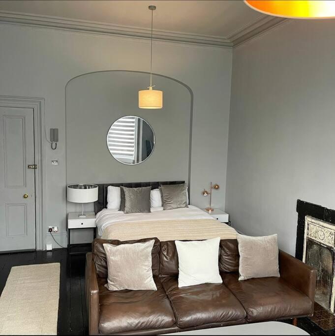 Appartement Elegant Studio In - 5 Min Walk To - 10 Min To
