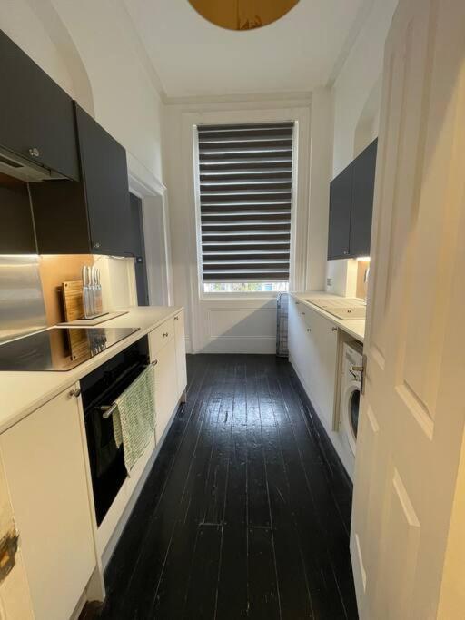 Elegant Studio In - 5 Min Walk To - 10 Min To *
