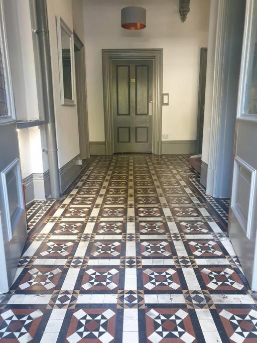 Appartement Elegant Studio In - 5 Min Walk To - 10 Min To