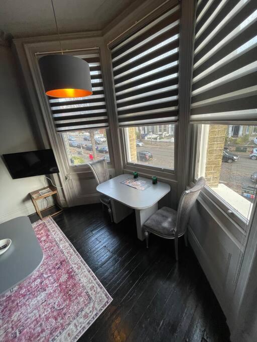 Appartement Elegant Studio In - 5 Min Walk To - 10 Min To