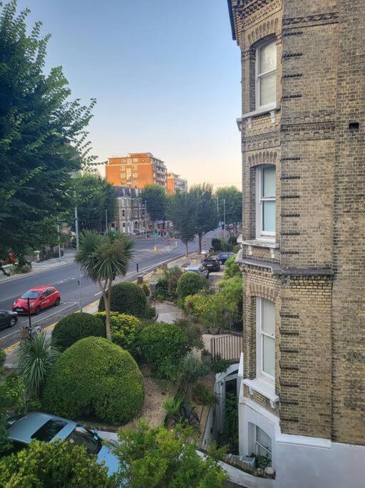 Appartement Elegant Studio In - 5 Min Walk To - 10 Min To *