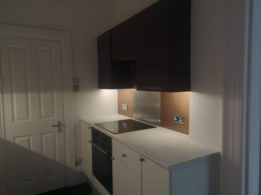 Elegant Studio In - 5 Min Walk To - 10 Min To * Hove