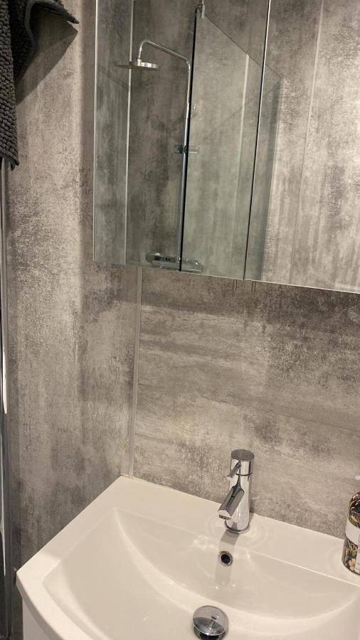 Elegant Studio In - 5 Min Walk To - 10 Min To Appartement Hove